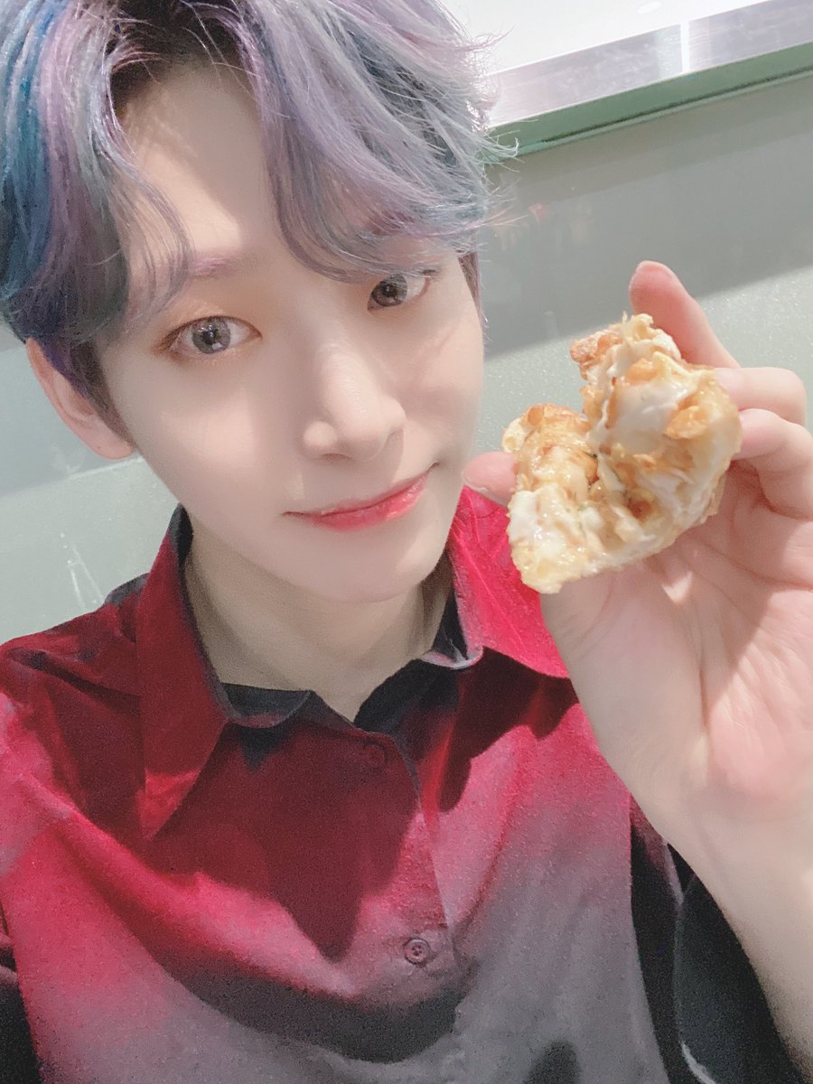 zlleex_twt's tweet photo. ДЫШИТЕ, ЕСЛИ ЧОНМО ИДЕАЛЕН

@CRAVITY_twt @CRAVITYstarship #CRAVITY #BREAK_ALL_THE_RULES #LUVITYCINTACRAVITY #LAVITY https://t.co/VOsXBK7vJO