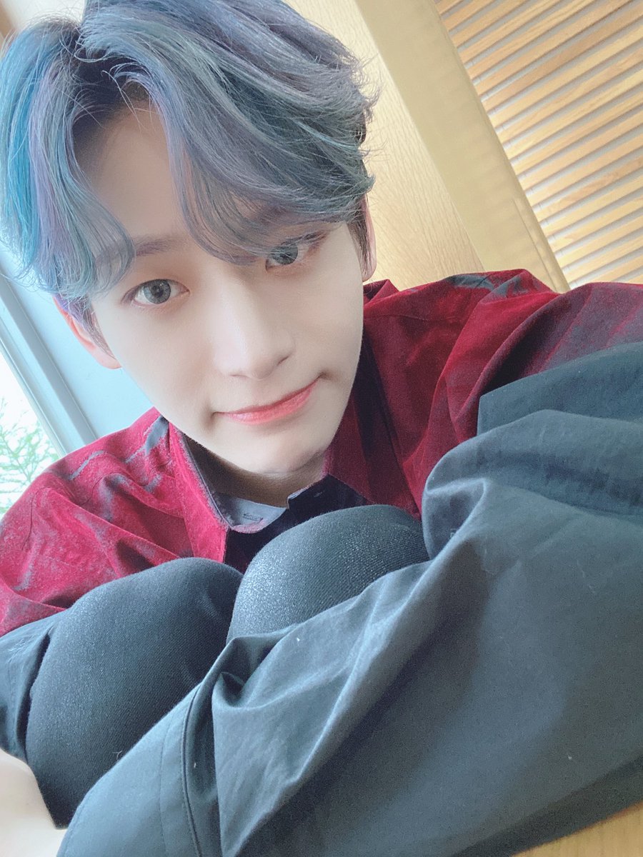 zlleex_twt's tweet photo. ДЫШИТЕ, ЕСЛИ ЧОНМО ИДЕАЛЕН

@CRAVITY_twt @CRAVITYstarship #CRAVITY #BREAK_ALL_THE_RULES #LUVITYCINTACRAVITY #LAVITY https://t.co/VOsXBK7vJO