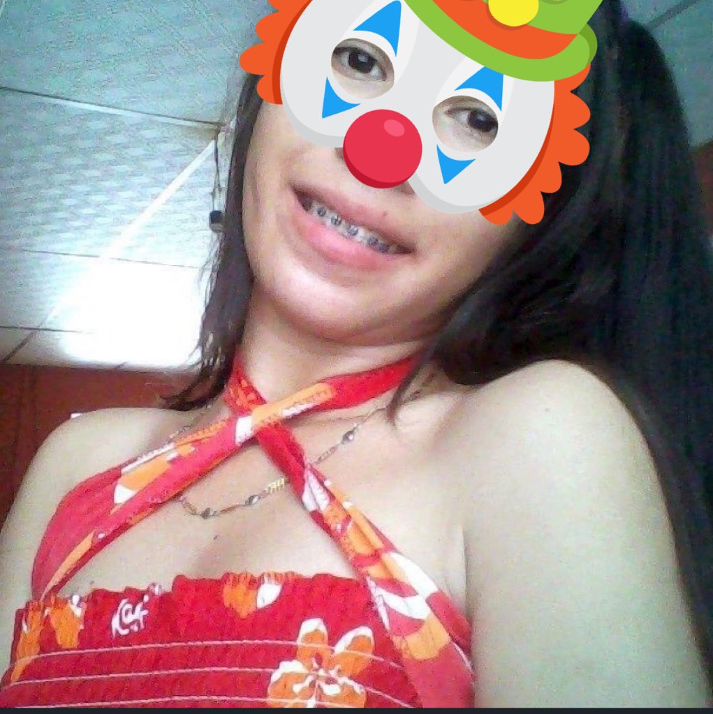 DCVZ11's tweet photo. Definitivamente las jukipendejas han estado tan pendejas y idiotas este año.   E incluso se atreven a mandarle hate a Kenia 🤡.    Un ejemplo sencillo ... https://t.co/UlGUojC39y