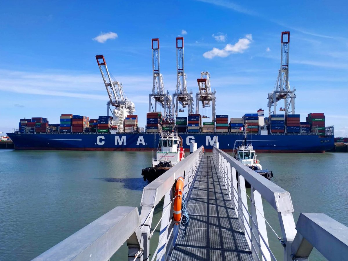 marieluciler's tweet photo. Port 2000 sous un ciel bleu... 😎 https://t.co/q7I9dD0ORs