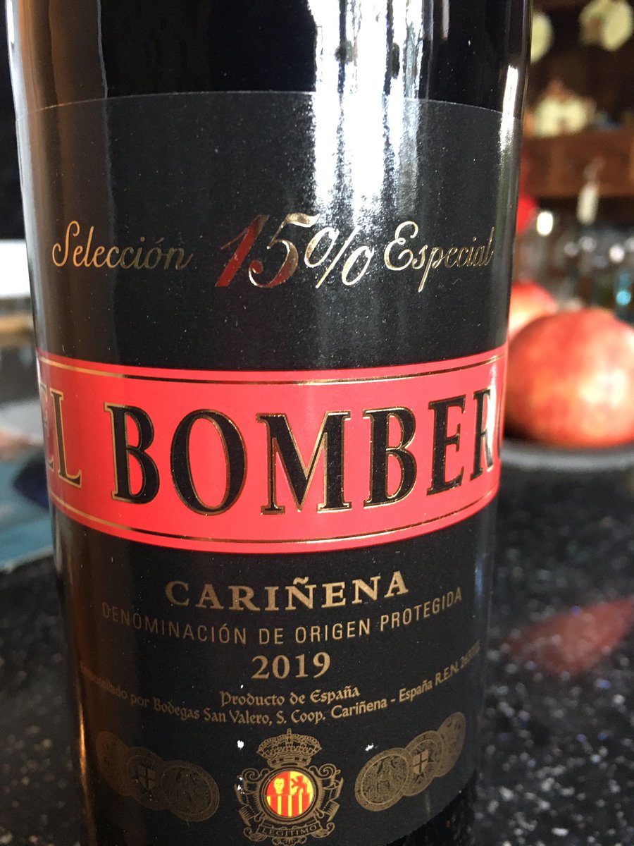 Food_A4thought's tweet photo. Time for a glass (or 2) of this 🍷🍷
#ElBombero #SpanishRed #wineoclock #cariñena #redwine https://t.co/AUp49gJgDv