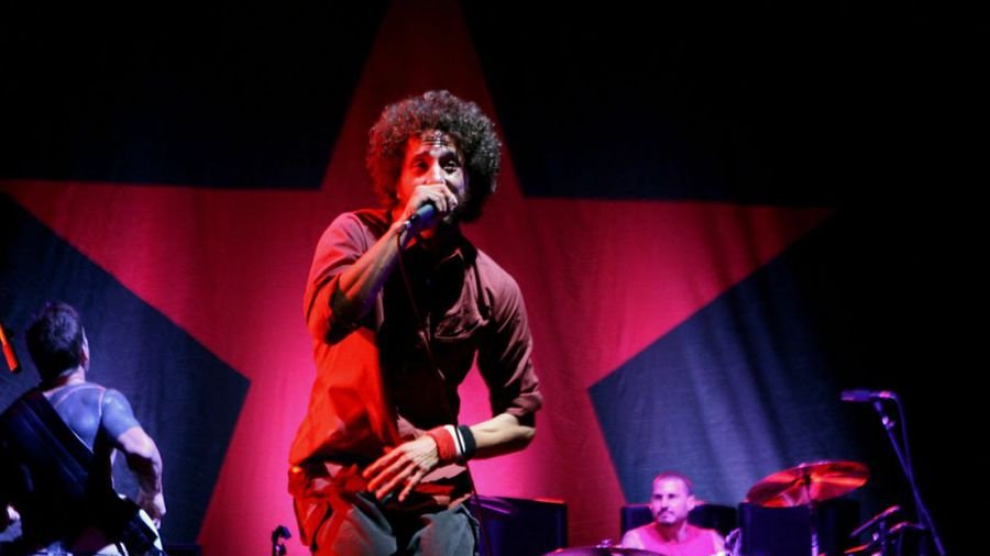 ChansonAddition's tweet photo. Pas de RAGE AGAINST THE MACHINE à Paris le 1er septembre ✊😭 #RockEnSeine vient d'annoncer le report de son édition pour 2021 (tout en promettant une surprise cette année) #RATM #RES2020 https://t.co/U7T26MAC7o