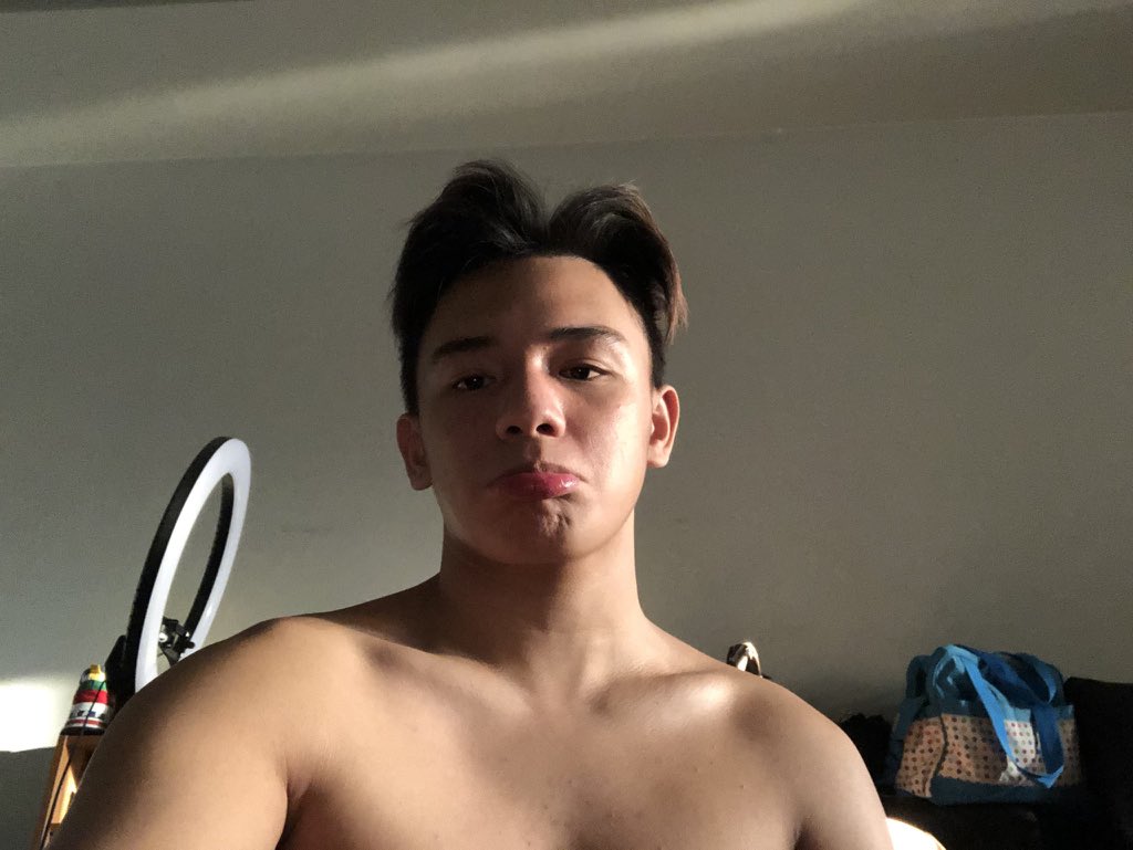 fengdlcrzz's tweet photo. 🐉 https://t.co/tTNGN9RZ9w
