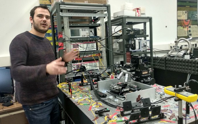 🎙️Entrevista en <a href="/rne/">Radio Nacional</a> _programa <a href="/atomos_rne/">Dos trillones de átomos</a> _ a Eduardo Gil Santos, @ComFuturo_EGS, investigador #ComFuturo de la <a href="/FGCSIC/">Fundación General CSIC</a> en el <a href="/imnCsic/">Instituto de Micro y Nanotecnología (IMN-CNM,CSIC)</a>, acerca de su reciente descubrimiento, publicado en la revista "Nature Nanotechnology" 
➡️➡️➡️fgcsic.es/sites/default/…  <a href="/davizsierra/">David Sierra</a>
