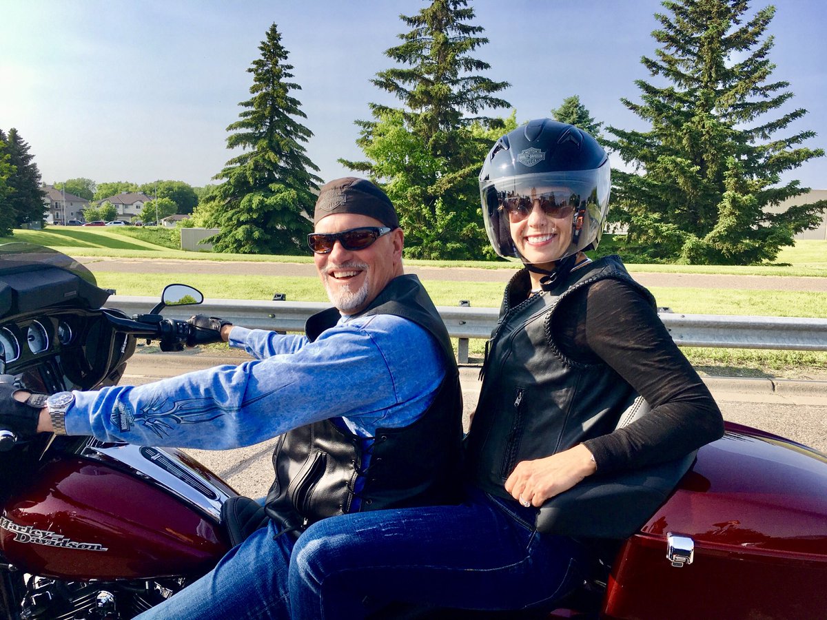 timskidoo's tweet photo. Happy Birthday ⁦@rozpeterson⁩ my riding partner on life !! https://t.co/KfF9URv54k