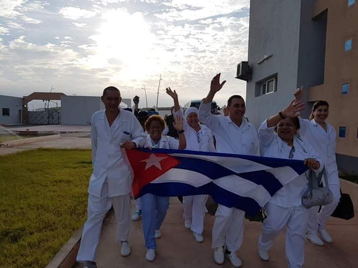 Felicidades a nuestros ángeles de batas blancas, nuestras enfermer@s en su día
#OrgullosoDeSerCubano
#CubaPorLaSalud #CubaEsSolidaridad @DiazCanelB @japortalmiranda @WHO @Vicente73977721 @MarcosApupo @AleLRoss198 @Frankcuba2019 @PaolaCuba2020 @ESanchezcub