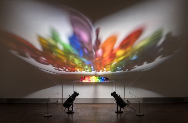 ketralighting's tweet photo. Combining the elements of glass, light, and color, Katherine Gray has created a rainbow mural through the art of reflection—exploding onto the wall with intricately layered shapes, colors, and transparencies.
📷: @ToledoMuseum
#katherinegray #glassandlight #lightart #artinspo https://t.co/CIyuTdhsc8