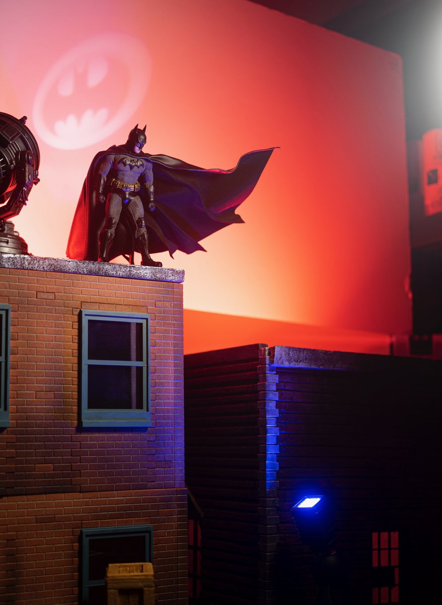 LitraGear's tweet photo. “I have one power. I never give up.”  – Batman

Swipe to see the BTS ⬅️

#LitraGear #Litra

📸 @swittpics https://t.co/YE0hes9j0h
