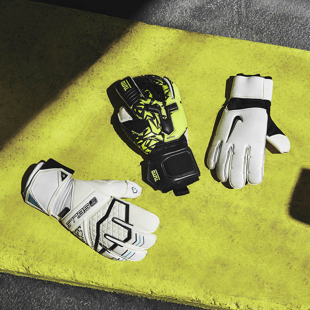 ProD_Keepers's tweet photo. Roll Up Roll Up ! 🙌
Offering ultimate comfort and shock absorption, check out some of our most popular roll finger gloves 👌
Comment below to let us know your favourite cut 👇
#pdkeepers #unlocksport #rollfinger https://t.co/kxdqwIVnEp