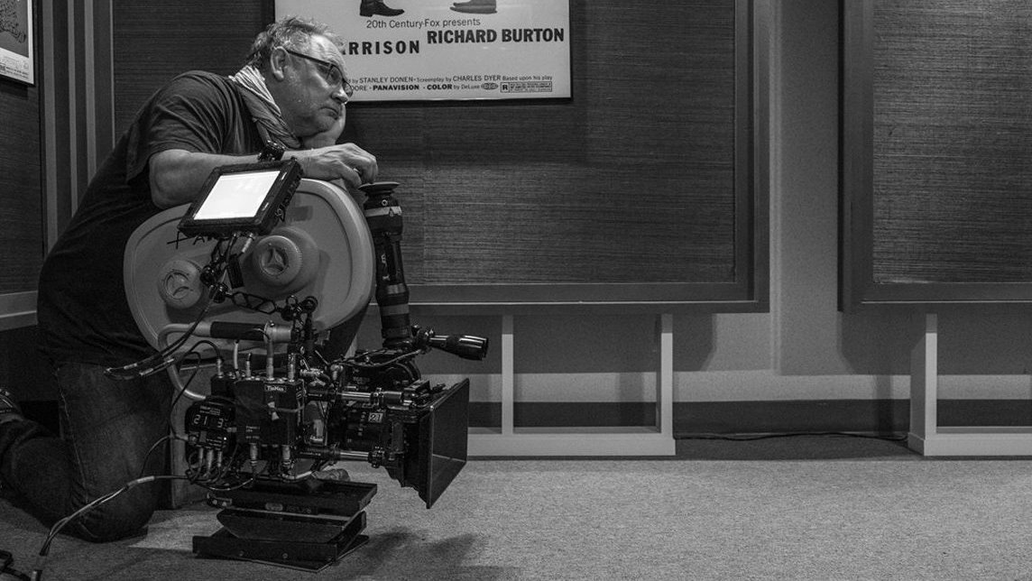 "The camera became, as you know, almost an actor. When the actors are performing, they are performing to the camera and I happen to be reflecting what the actor is feeling and what he is seeing.”

📽️WATCH: 70-minute Masterclass with Janusz Kaminski (2009): youtube.com/watch?v=o1nQiD…