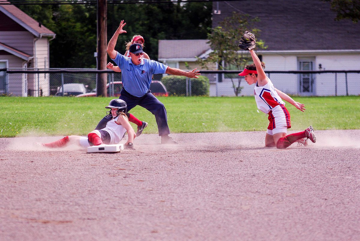 ferlinsov's tweet photo. @CBCOntarioToday my favourite shot I took in Aug 2010 in PEI , at Canadian Softball Championship. https://t.co/dlpEuxloz9