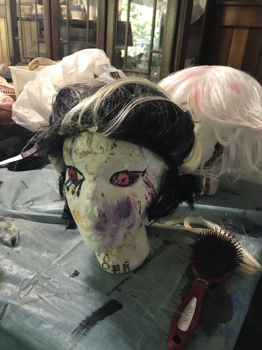 auress21's tweet photo. I sewed wefts into my dads husk wig today so people know he cosplays middle aged husk before dying of alcoholism. Not only that but this is what I see a lot with husks hajr when I search fan art of him https://t.co/zqidpkBNEn