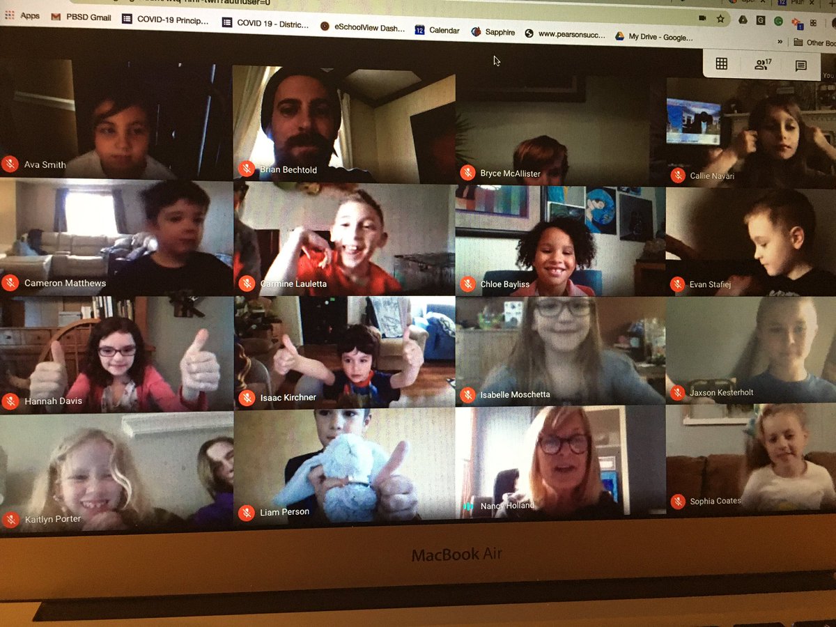 1st Grade Art Class with Mr. Bechtold and <a href="/MrsHolland15/">Mrs. Holland</a> today!  Talking about textures and how they impact art. So great to see our students learning! #plumlearns #plumproud