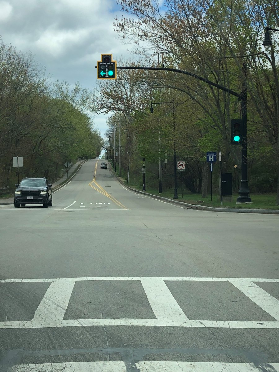 townofmiltonma's tweet photo. The dedicated LEFT turn phases on each Canton Avenue approach at Unquity Road & Blue Hills Parkway in #MiltonMA have been installed and are now operational.
Thank you DPW!!!
#SafetyFirst
#TrafficMitigation
@MiltonPolice https://t.co/EQRwGvQR4r