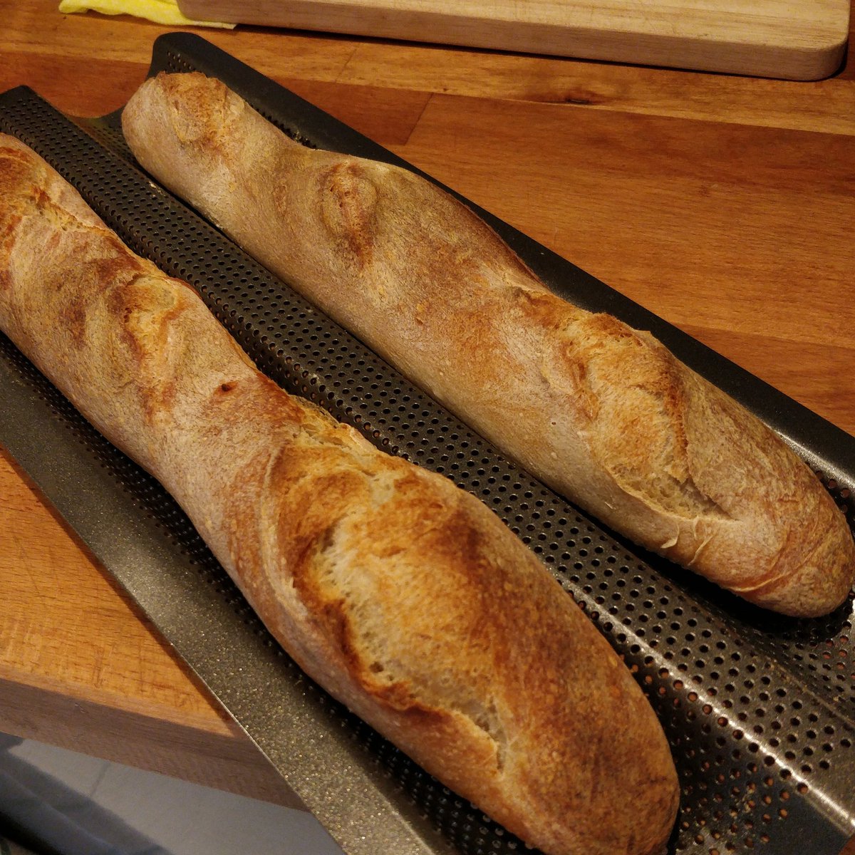 Food4Pro's tweet photo. BAGUETTES  (first one using plain flour ) 

#baking #bread #sourdough #homemade #bake #baguette #french #plainflour #bakery #smell #crusty #delicious https://t.co/grdlju517n