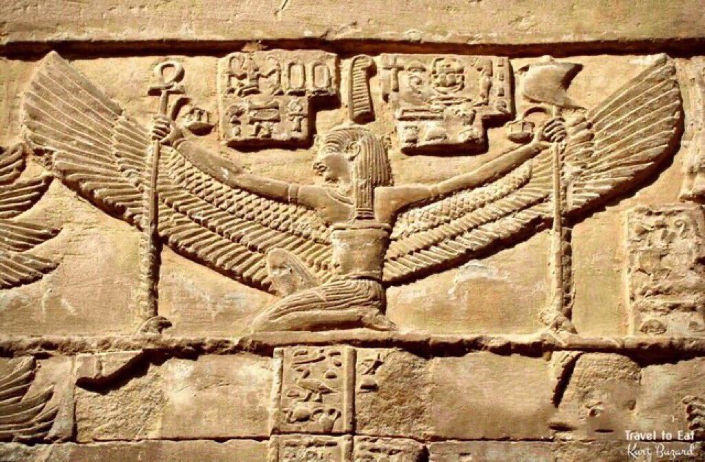 Both nt and hp are related to the concept of Ma’at (goddess) which literally means “the one who steers, the embodiment of the cosmic order”, and ma’at justice, truth and balance, which is why both supposedly existed from the beginning of time.