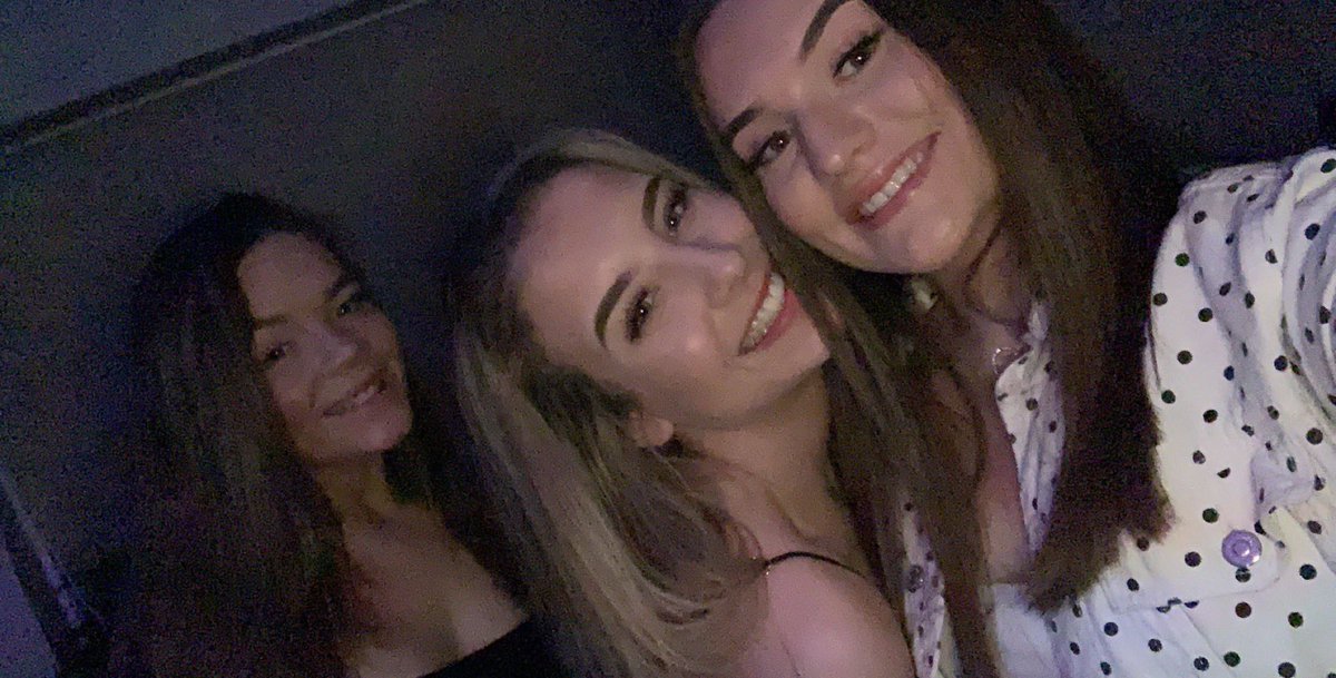 Happy 17th bday gorgeous!!💗💗<a href="/laurapaisley_/">LP</a> hope u have a lovely day n can hopefully celebrate properly soon🥂🥂lots of love xxx