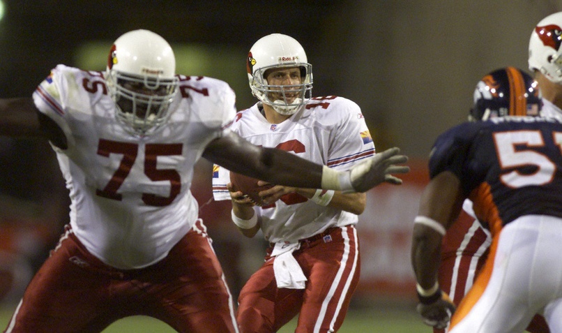 MasonKernMedia's tweet photo. The #AZCardinals face the #Cowboys on MNF in Week 6. The last time they played was 2017; also on MNF. Dallas won.

They have history.

In 1999, QB Jake Plummer (@snakestakes) led the "Cardiac Cards" over Dallas for its first playoff win in 52 years.

More: https://t.co/6igC8UqpJl https://t.co/EYlQEffw6k