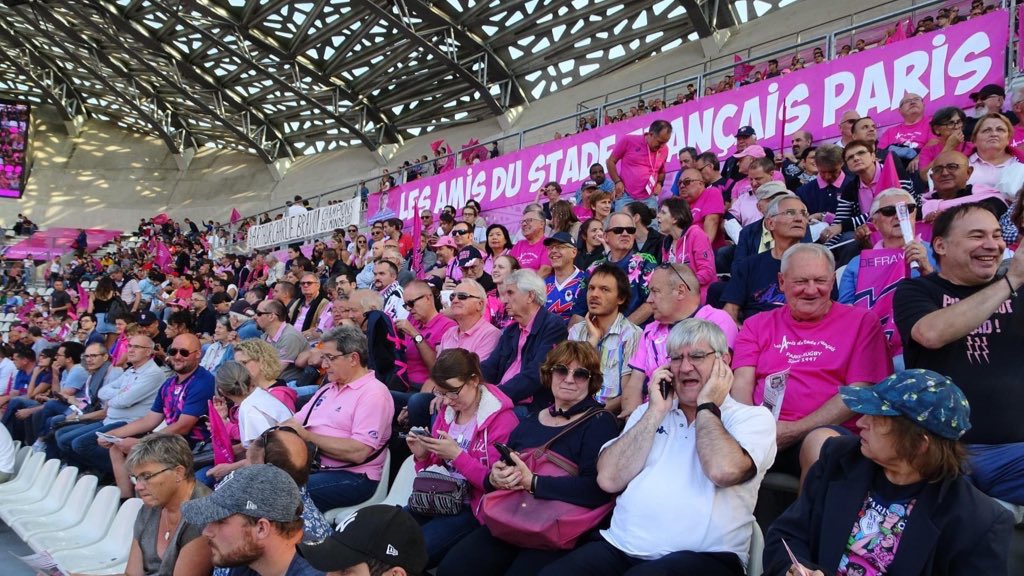 SFParisRugby's tweet photo. 🙌 Le Club de la capitale tient à remercier chaleureusement ses 2 Associations de supporters @LesAmisduStade &amp; le @VirageDesDieux pour leur soutien sans faille et leur décision solidaire en cette période si particulière.

Nous sommes une famille, MERCI ⚡️⚡️⚡️

#SFParis https://t.co/fNJVUGGV7o