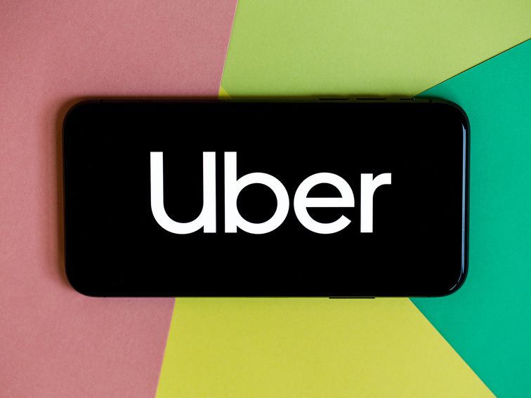 TopBuzz's tweet photo. THE LATEST: Uber may be looking to acquire GrubHub, reports say https://t.co/fyqt3ERPWJ https://t.co/ldpeRniX16
