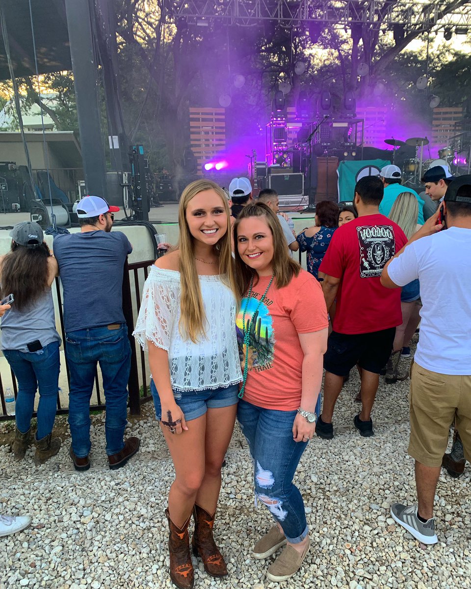 danaleann15's tweet photo. @WilliamCGreen @Averykoi https://t.co/nOEzkNajFF
