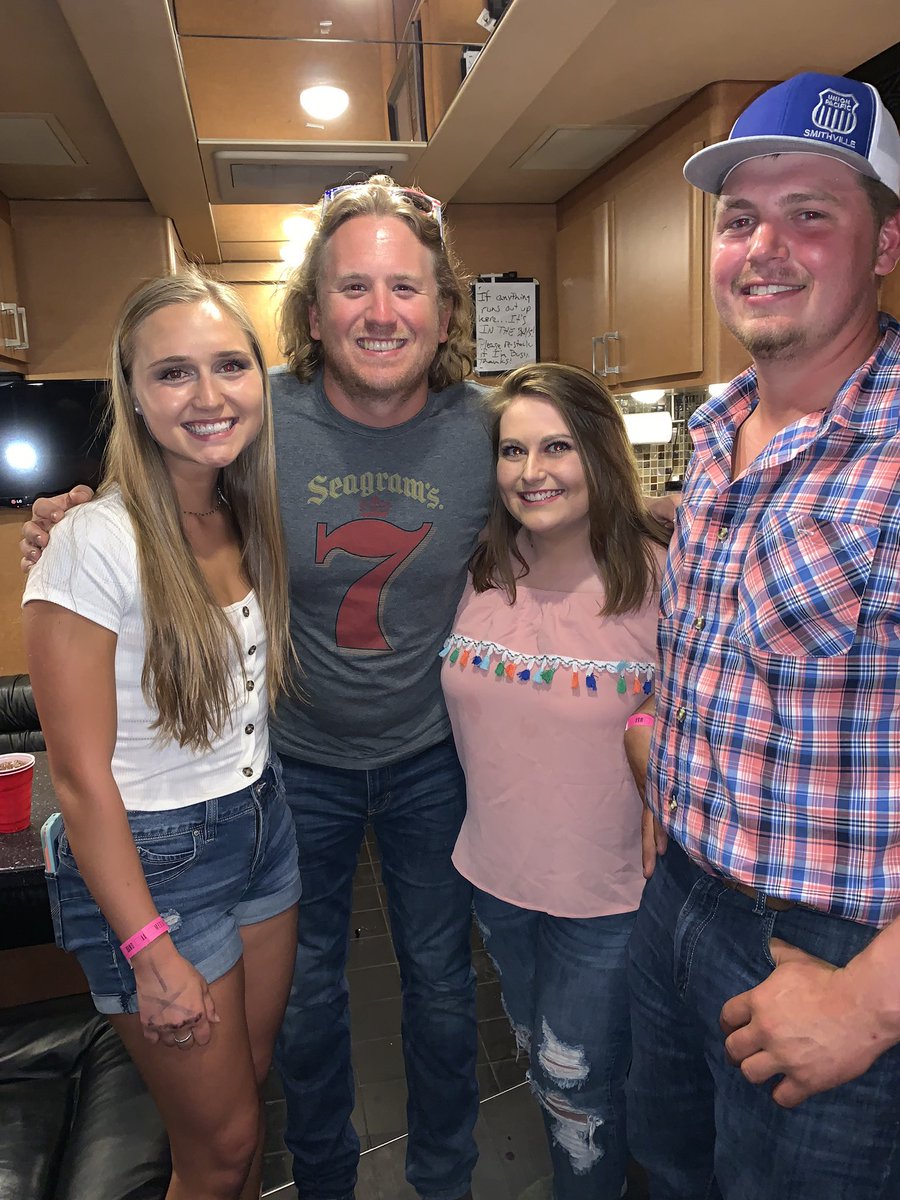 danaleann15's tweet photo. @WilliamCGreen @Averykoi https://t.co/nOEzkNajFF