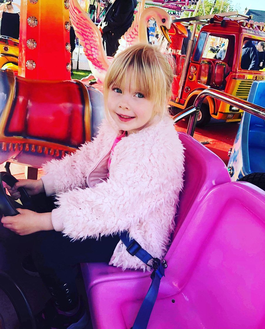 racing_infinity's tweet photo. @JeffreeStar Jeffree Star once again lighting up the world with hope. My little girl would be the biggest beneficiary of your generosity. I’m in so much debt, it keeps me up at night. Can’t begin to tell you how much your help would mean to me. £bellacavallo #JeffreeStarApproved #stress https://t.co/C2udycO0Hj