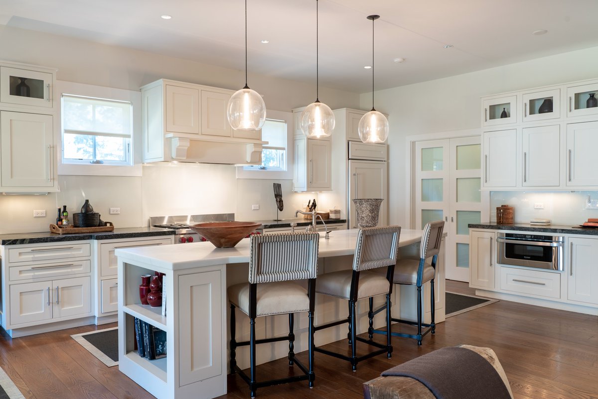 JoyKimMetalios's tweet photo. The kitchen is the heart of the home and the center of family life. 

This is the perfect kitchen for all your needs! 

🏡Available at 83 Howard Rd, Greenwich, CT

#Metaliosgroup
#houlihanlawrence
#RealEstate
#Greenwich https://t.co/MD0bvz3Uvw