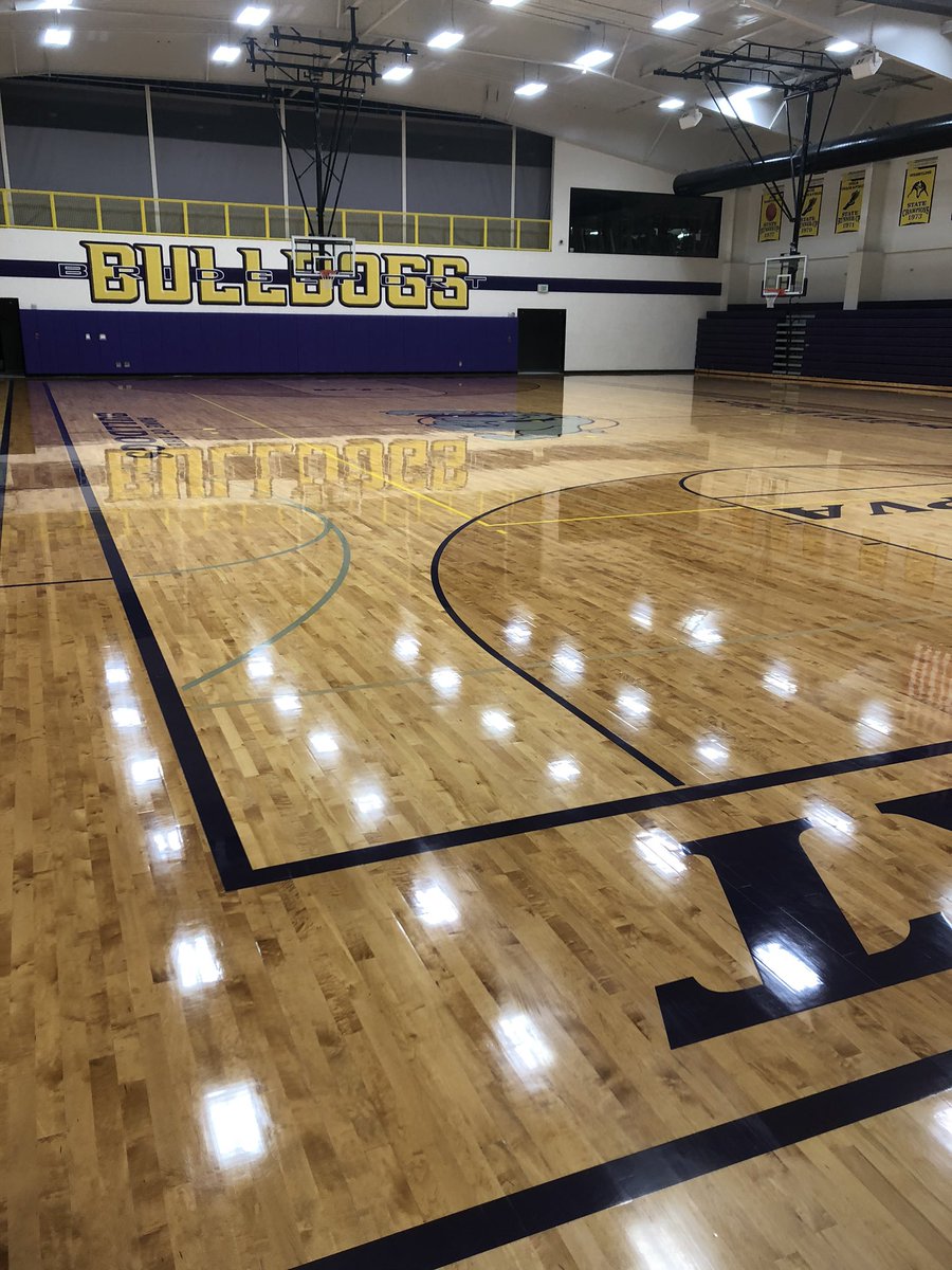 RightResponses's tweet photo. Gym floor looks great this morning! #GoBPort https://t.co/ei1fwCiEy8