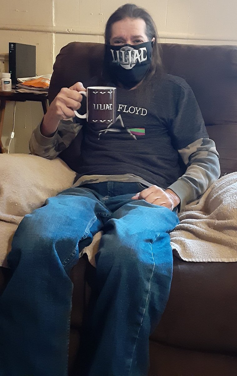 PaulTracey18's tweet photo. @LILIACBAND Got my mask to go with my coffee cup https://t.co/83opCk4ZdY