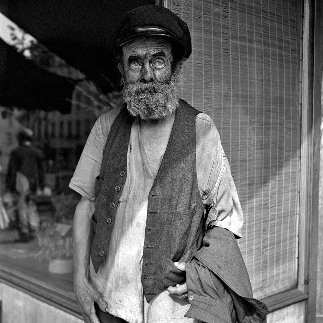 azadisq's tweet photo. New York, NY
#vivianmaier https://t.co/E4sFTM4cPn