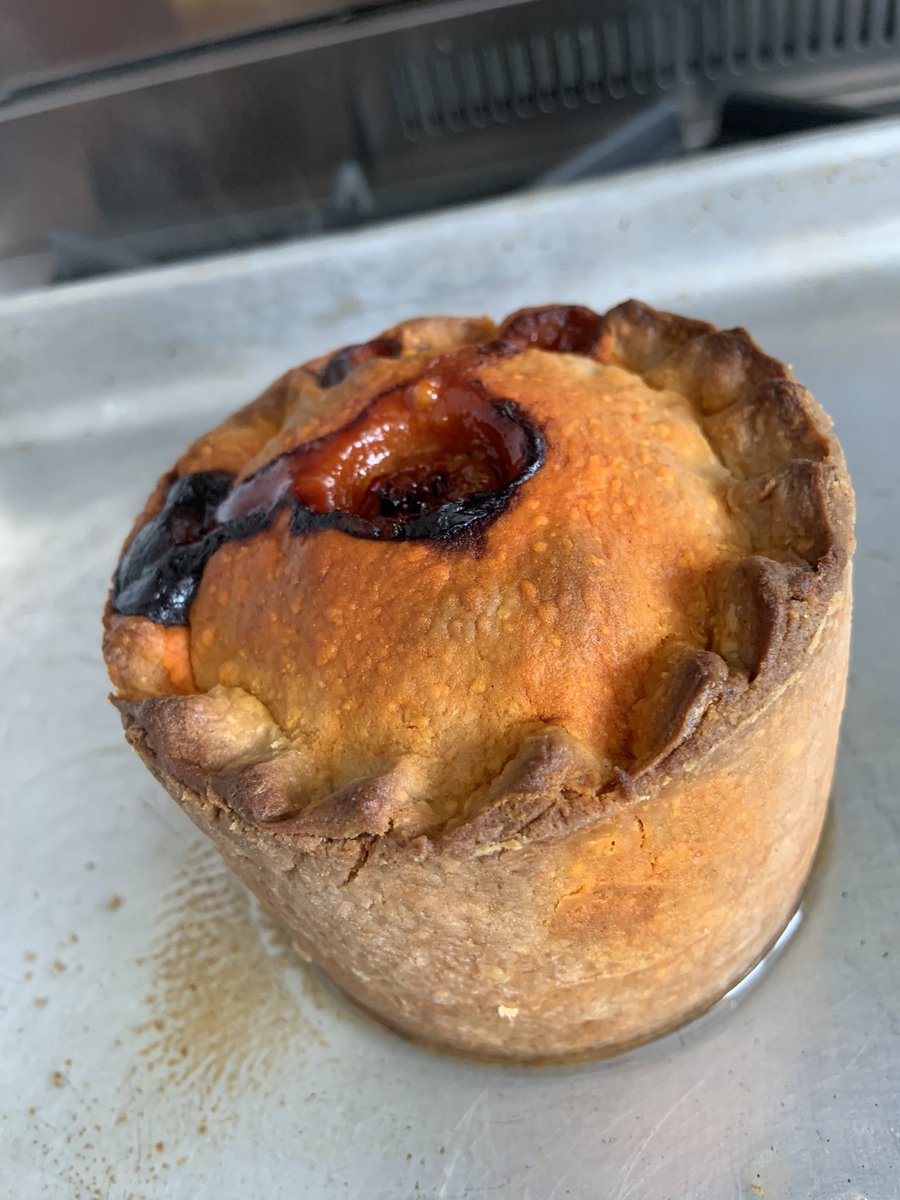 Piesdresistance's tweet photo. Nduja, done ππ» #porkpie #handraised #hotwatercrust #pastry #artisan #nduja #local #slowfood https://t.co/4ftXKneRSU