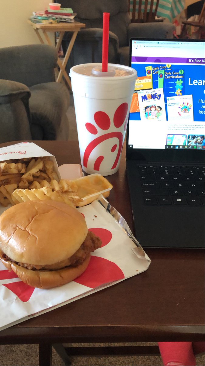 Steph_Swieca's tweet photo. This is how everyone should work from home. Meal number 9 of #CFAFirst100 https://t.co/GMOoHFvZdj
