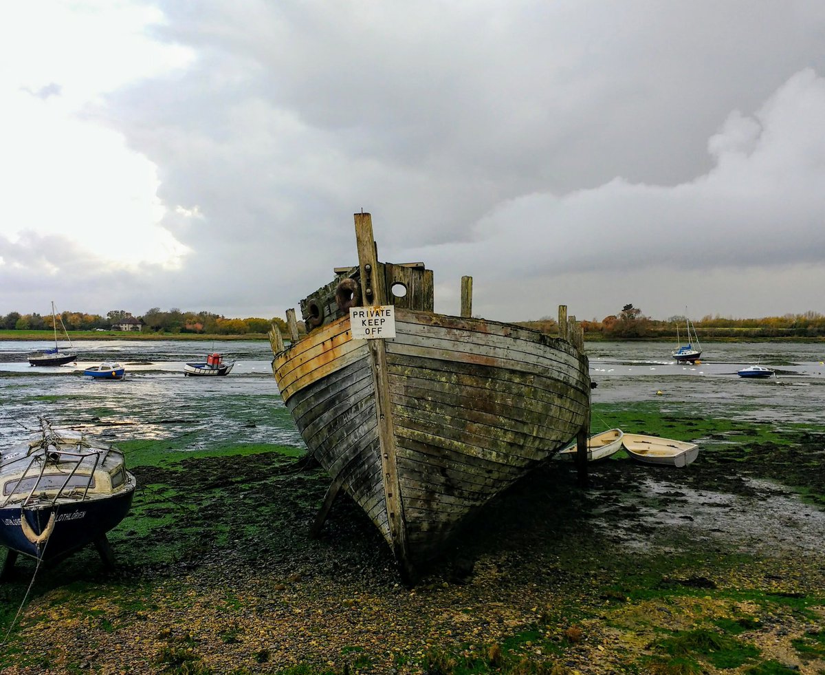 BethFootForward's tweet photo. #Throwback to wk 6 (Nov 18) #Littlehampton to #Prinsted, via #Pagham, #Bracklesham, East & West #Wittering, #Itchenor, #Chichester, #Fishbourne, #Bosham & #Chidham
https://t.co/MlIaa5EVxX
#nationaltrails #visitbritain #walking #hiking #charitywalk #charitycoastalwalk https://t.co/Lk9jEP0kRp