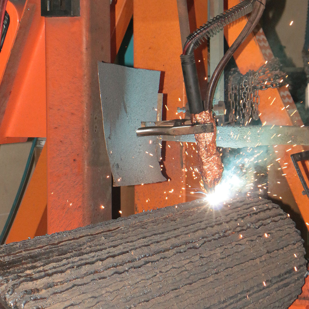 JasicTech's tweet image. In prolong welding test, prototypes are put to work at maximum capacity continously. Normally, one test session lasts for 1-2 months and consumes 750kg of welding wire. All this for making sure our models endure the toughest job conditions. #JASICQuality #JASIC