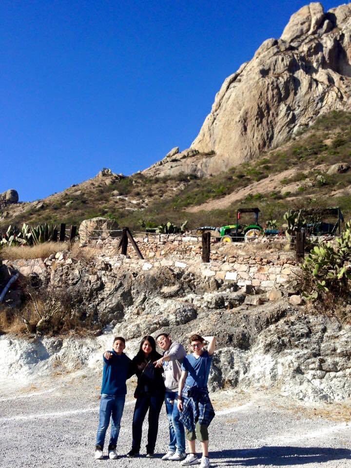rebo_lily's tweet photo. @UnDestino_emm #viajemosdesdecasa incrementa la cultura, eleva el estado de ánimo, por eso visitamos la belleza de Peña de Bernal #IMSSCultura únete a nuestros viajes comparte alguno @octaviocampa @JosCarloVelzqu1 @MISSHELAREVALO @Haydee58243868 @andycortina_s @CervaLau https://t.co/s20Gg1Omow