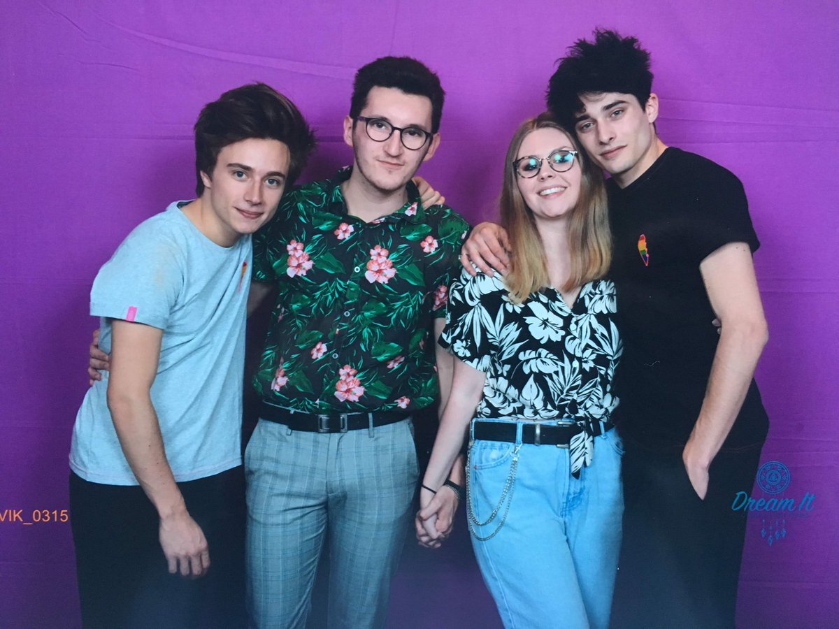 _chanani's tweet photo. y a un an 😓 
encore merci @DreamitCon pour cette super journée 🥰 #EIL3 https://t.co/epv6gsd16V