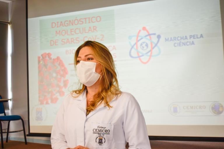 UFSM_oficial's tweet photo. 🔬 Em live, transmitida pelo Facebook na última quinta-feira (07), #pesquisadores da #UFSMPM explicaram como ocorre o processo de testagem da #COVID19, desde a coleta das amostras até a emissão do laudo pela instituição. 

+Infos em https://t.co/NTOy6kDGS5

#SouUFSM #FiqueEmCasa https://t.co/QLbKtn6vTS