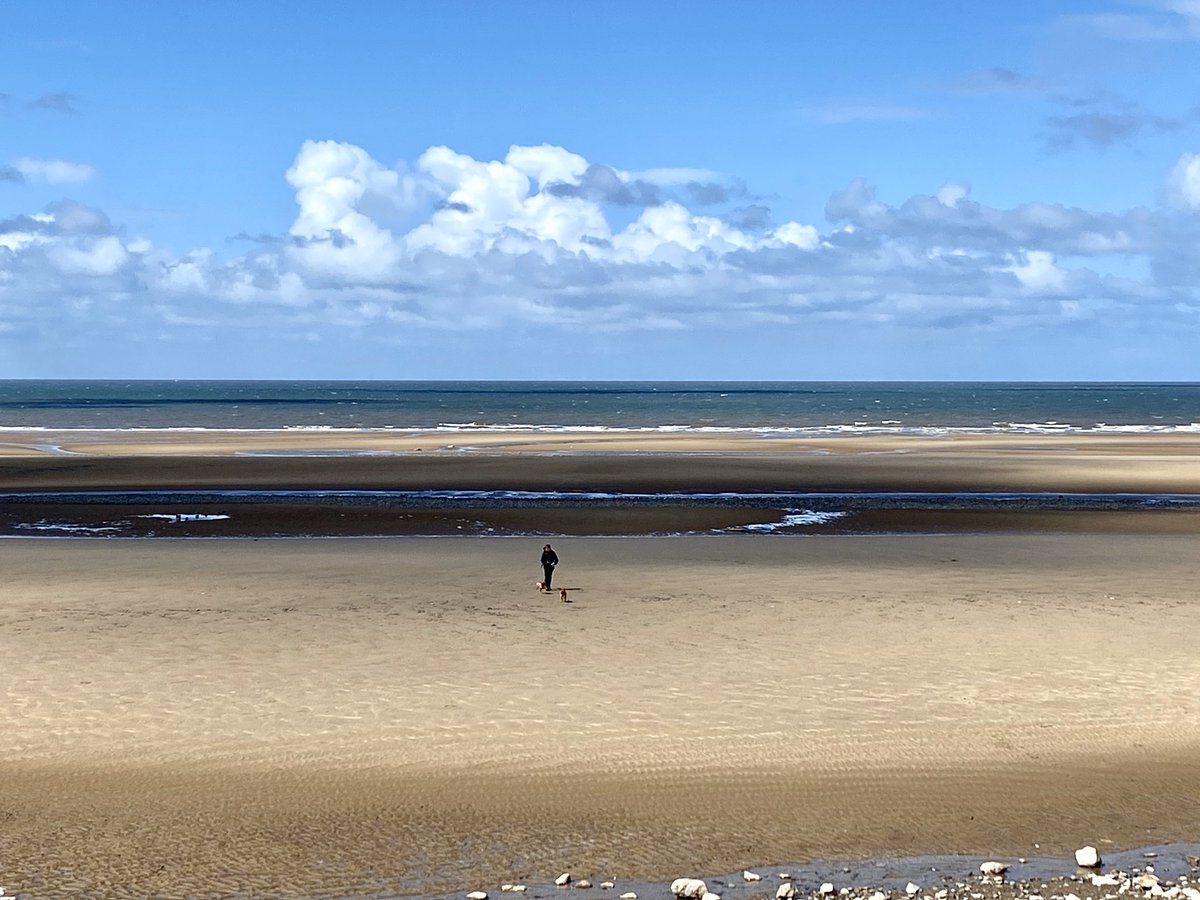 jillreidy's tweet photo. Lockdown in Blackpool #3 #lockdown #coronavirus #blackpool #seascape #onesandtwos #todaysexercise @visitBlackpool @visitfyldecoast @GrundyBlackpool @CultureBPL #cycling #walking #walkingthedog #iloveblackpool https://t.co/E8z0eBZCxX