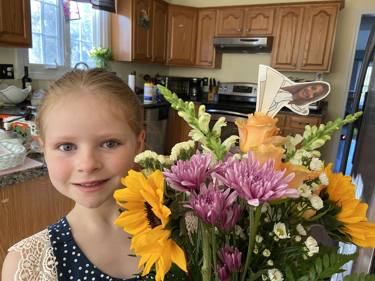 allene_mcgovern's tweet photo. @MrsGardner144 Maeve (and mom) are practicing her flat-gardner! #flatstanley https://t.co/oQgmiX9NEY