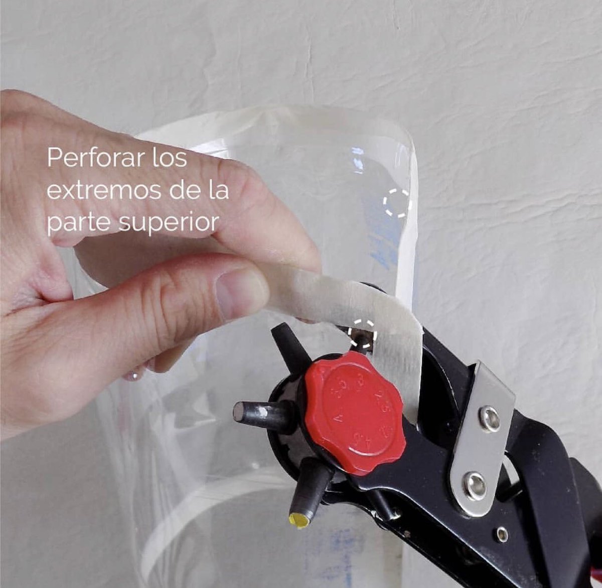 MedioAmbNqn's tweet photo. Seguí el paso a paso para protegerte y proteger a los demás. Además reciclás y reutilizás colaborando con el cuidado del ambiente!!
#MedioAmbiente #3Erres https://t.co/KgfB36ZeN7