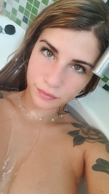 Buen d&iacute;a bebes!! Como est&aacute;n? Me extra&ntilde;an? 🙈🙈🙈  👉 sweetmiacam@gmail.com   #sweetmia #camgirl #webcam https://t<a href="/tag/webcam"class="tags"><span>#webcam</span></a><a href="/tag/camgirl"class="tags"><span>#camgirl</span></a><a href="/tag/sweetmia"class="tags"><span>#sweetmia</span></a>