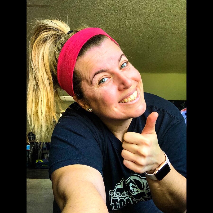 CoachAntista's tweet photo. it’s TURN IT UP Tuesday Huskies!!!! 👊🏼👊🏼👊🏼 I worked on agility, strength and power today and then ended with some abs! what did your workout include today? https://t.co/s8XiD53irq