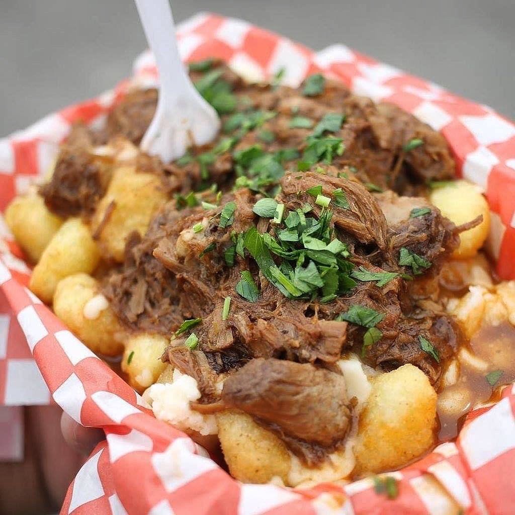 SudburyPoutine's tweet image. Pulled pork poutine 🤤🤤#sudburypoutinefest #sudbury #poutine #foodie #fries #gravy #cheesecurds #sudburyeatz #savoursudbury #sudburytourism #downtownsudbury #sudburyevents #sudburyeventscalendar