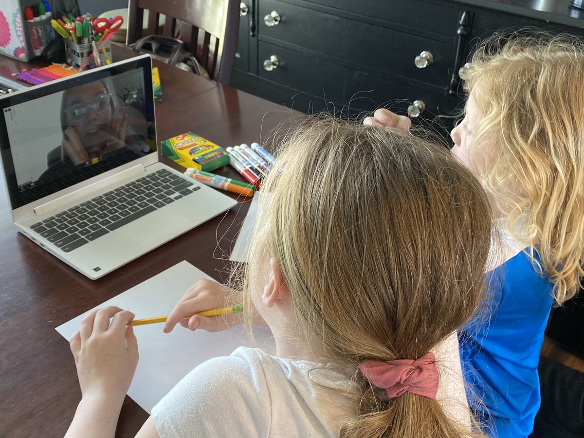 musicwithmarkey's tweet photo. My own kiddos joined the art teacher at my school to learn how to draw cartoon mouths!!! Thank you so much Mrs.Barrett for a fun time! @ValViewElem @YorkSuburban @RockElementary https://t.co/rktB0iq0qo