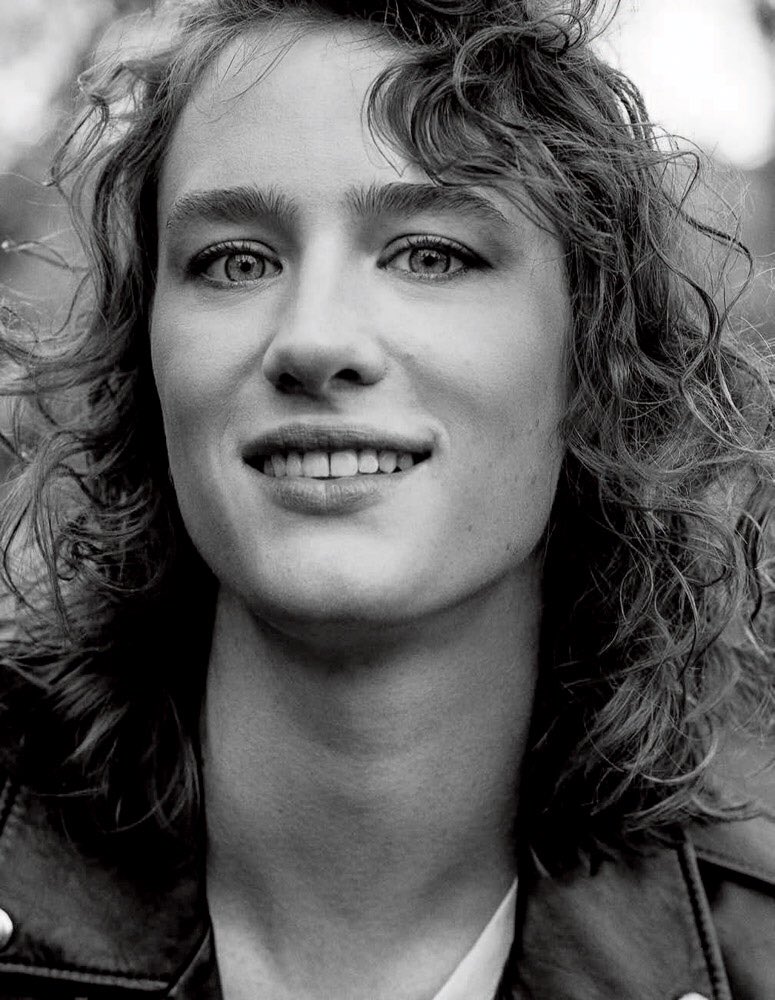 Mackenzie Davis as Michelle Akers