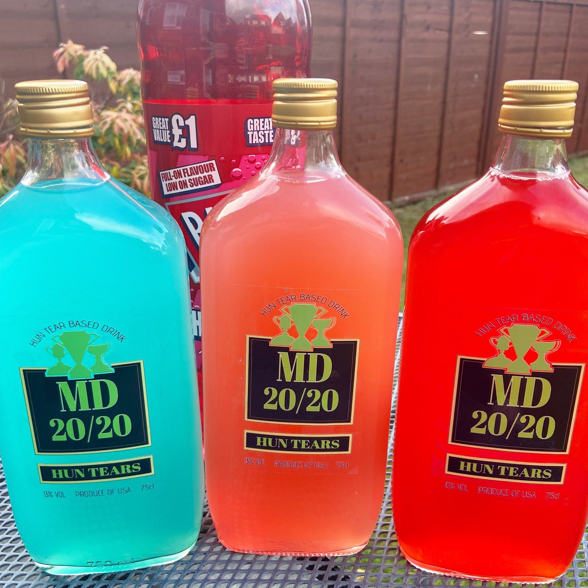 CSCmerch's tweet photo. GIVE AWAY 😎

RT &amp; Follow il pick a couple of winners to get a couple of each pack:
- MD 20/20 labels 
- NEW limited sticker packs 

MD 20/20 Labels available  
https://t.co/KEAaBuJ0An https://t.co/8DF1hDOPos
