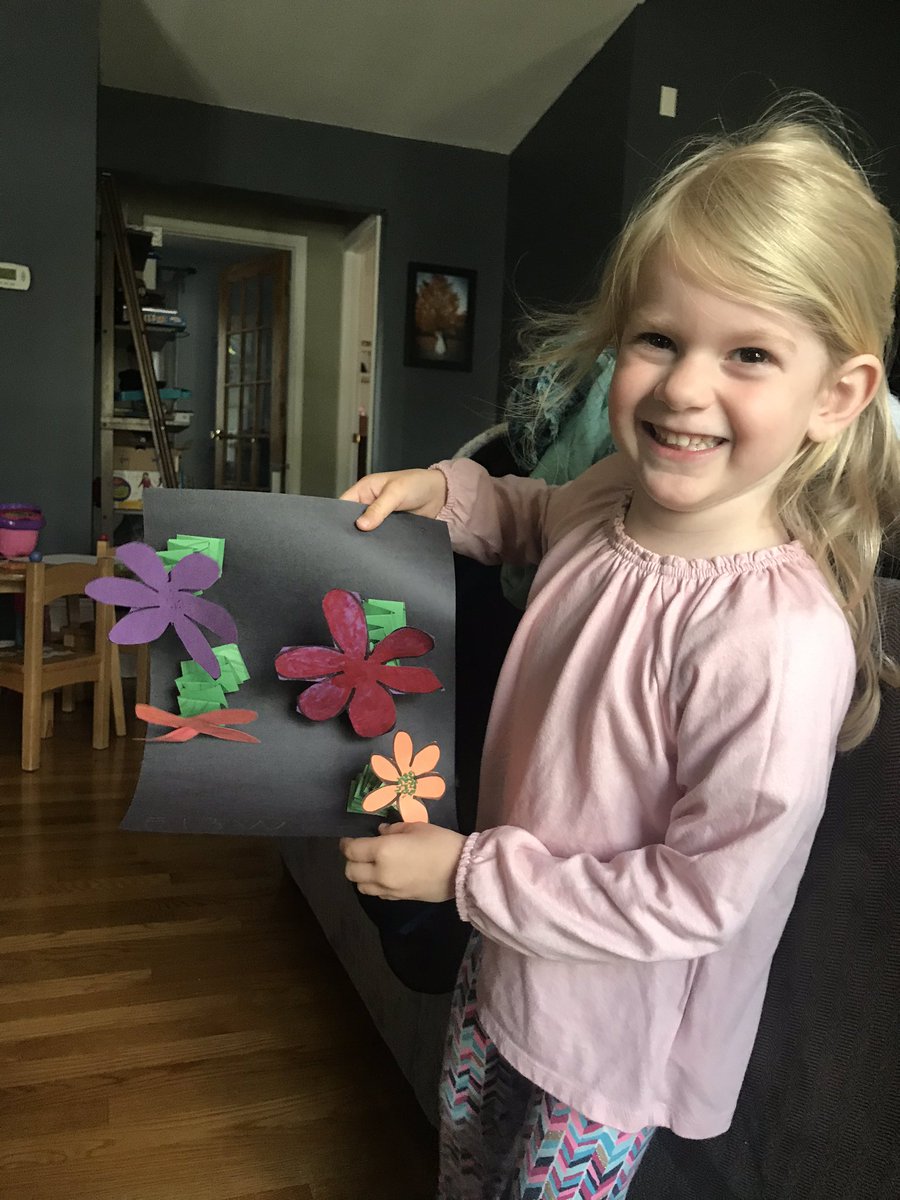 MrTrezzaMiddPe's tweet photo. @msjjcoleman we made some flowers today! https://t.co/FXQgIiItK2