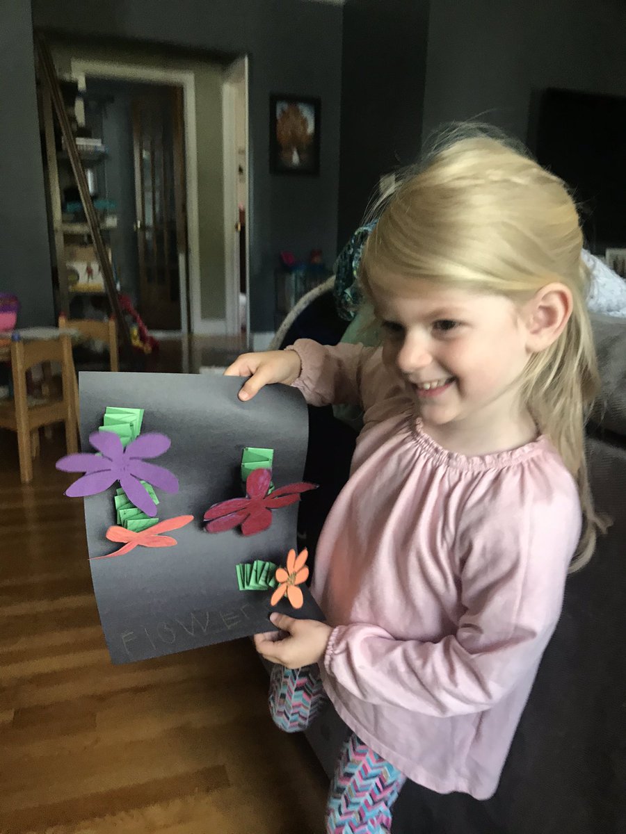 MrTrezzaMiddPe's tweet photo. @msjjcoleman we made some flowers today! https://t.co/FXQgIiItK2