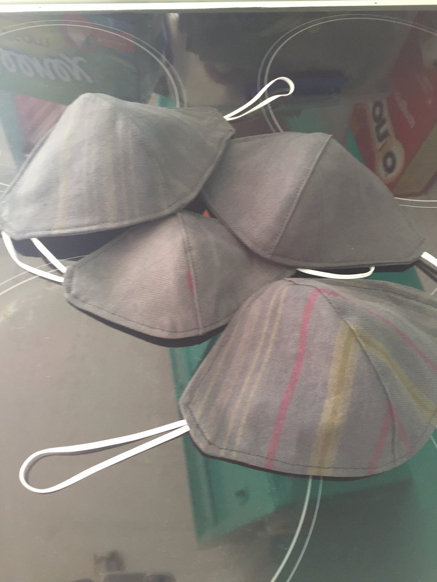edithcreations's tweet photo. @bigcommunitysew @paddygrant My version of a mask! https://t.co/uvaxeC16ai